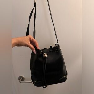 Tory Burch crossbody/bucket bag circa 2014